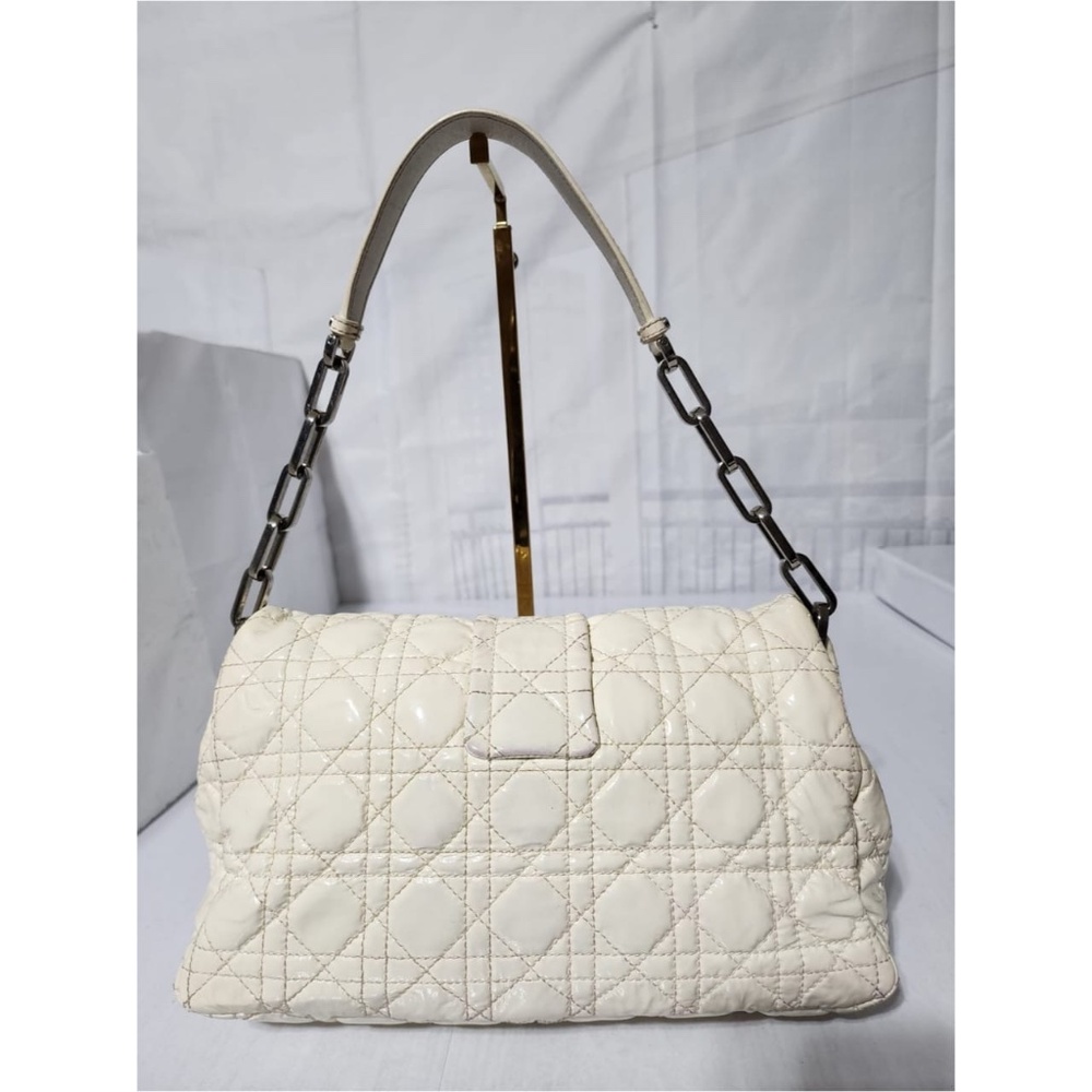 Authentic CHRISTIAN DIOR Lambskin Patent Cannage New Lock Flap Shoulder Bag - Picture 4 of 16